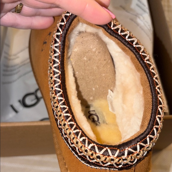 Brand New in Box Women’s Ugg’s size 9 pls make sure to read description - Picture 7 of 10